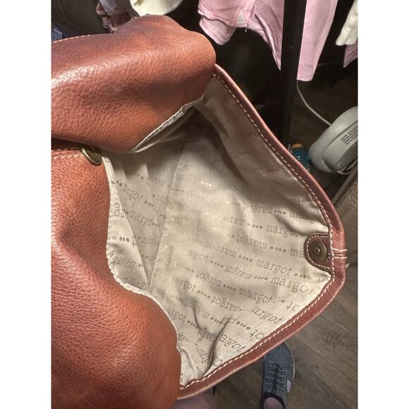 Margot of New York Beautiful Large Leather Crossbody / Shoulder Purse - Picture 14 of 16